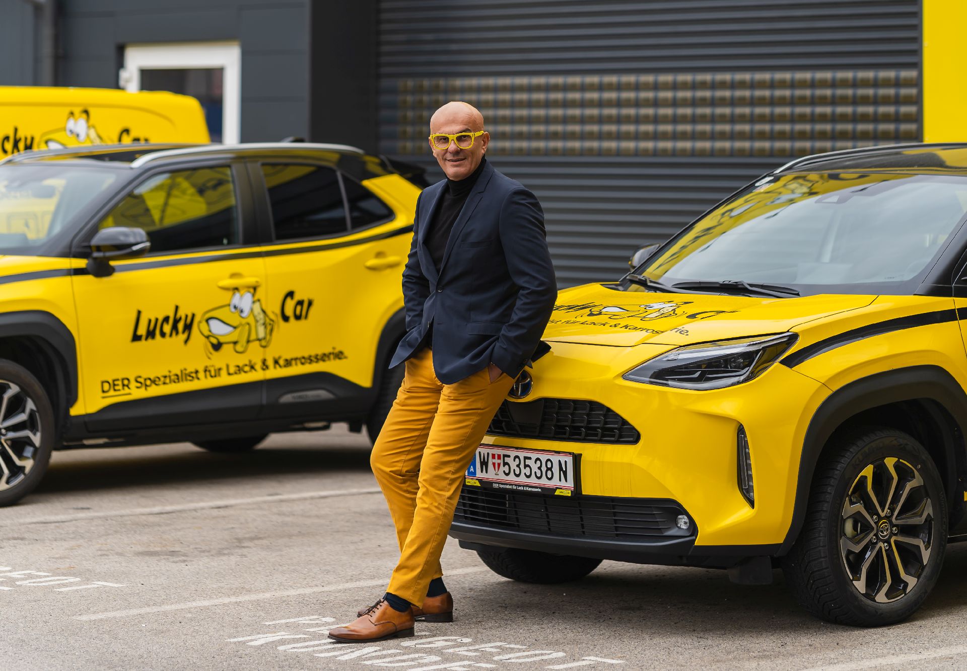 Copyright: arthurimage / BU: Lucky Car Gründer Ostoja "Ossi" Matic entlastet seine Kunden mit einem Preisstopp.