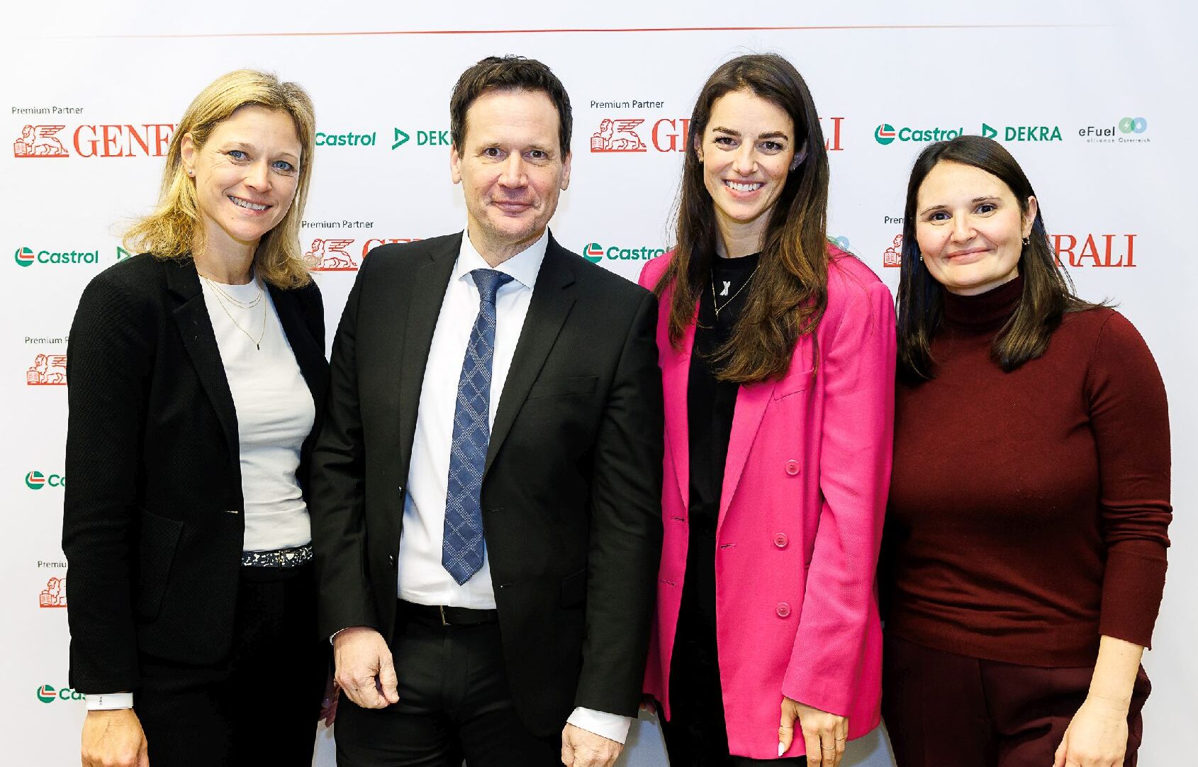 Copyright: Vienna-Drive / BU: Janina Havelka-Janotka (VASS), Stefan Hutschinski (Bundesgremium Fahrzeughandel), Clara Wiltschke (AEE), Stephanie Ernst (Bundesgremium Fahrzeughandel) (v.l.)