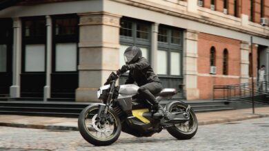 Copyright: BRP Inc. / BU: Das Can-Am Pulse Naked Bike ist mit dem innovativen Rotax E-Power-Motor ausgestattet.