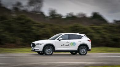 Mazda mit eFuels Aufkleber